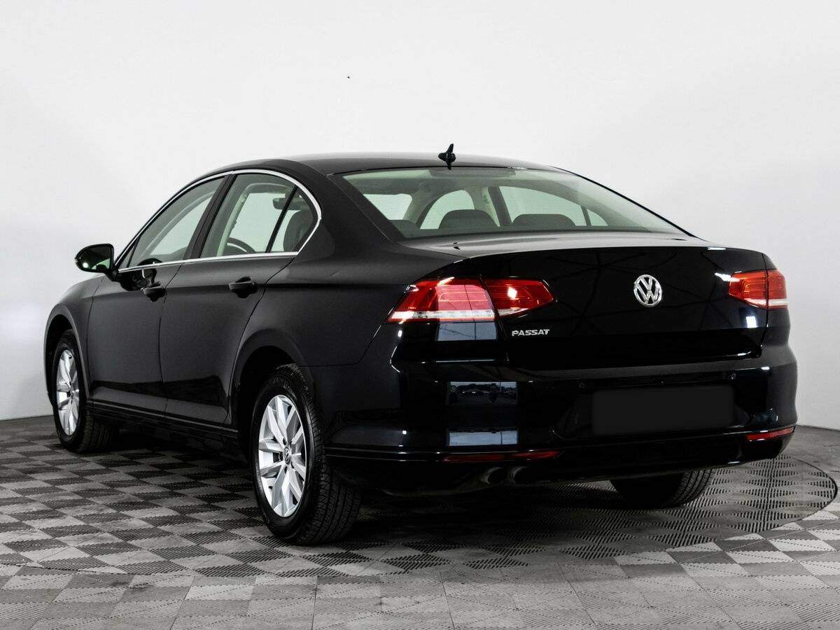 Volkswagen Passat с пробегом — 2018 год. Фото: #6