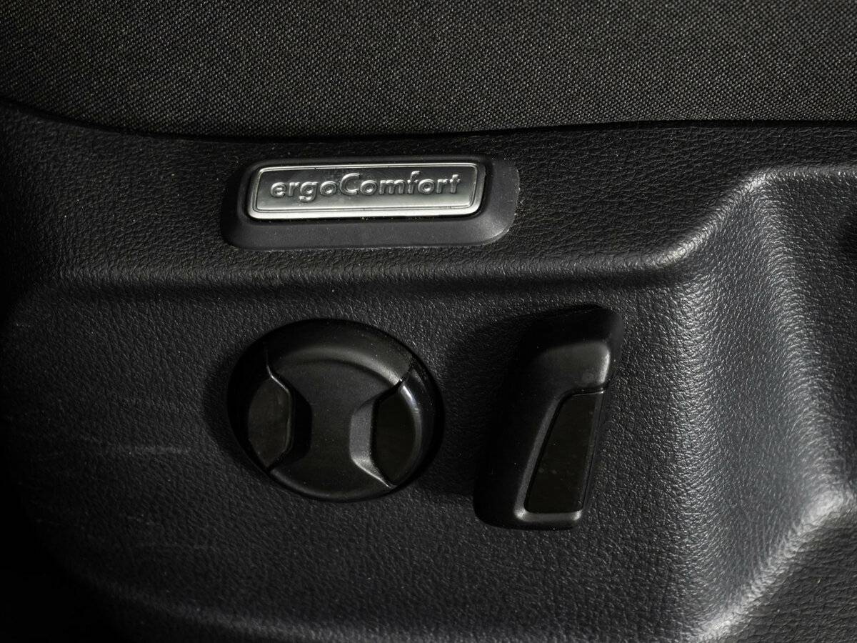 Volkswagen Passat с пробегом — 2018 год. Фото: #19