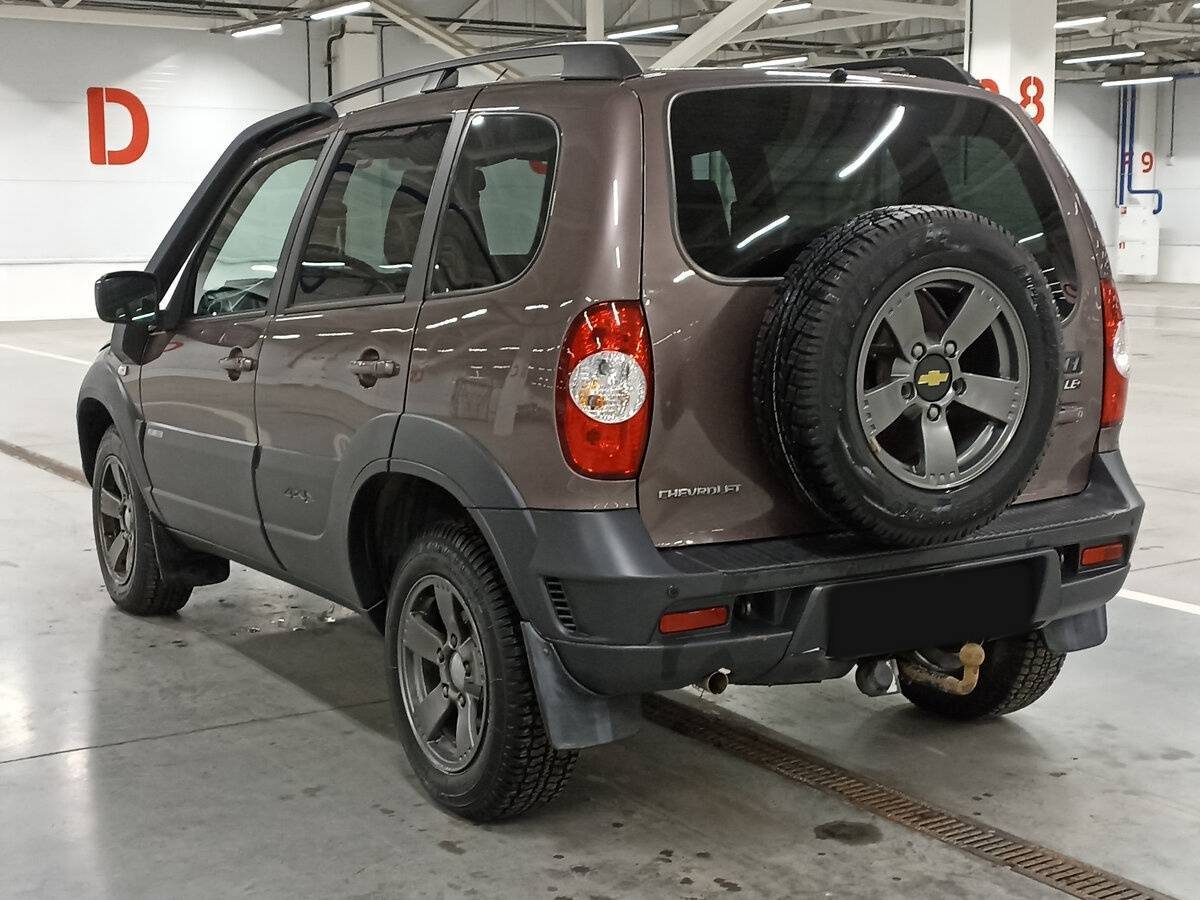 Chevrolet Niva с пробегом — 2018 год. Фото: #6