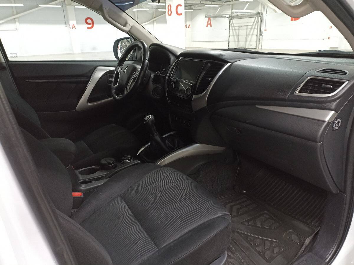 Mitsubishi Pajero Sport с пробегом — 2018 год. Фото: #10