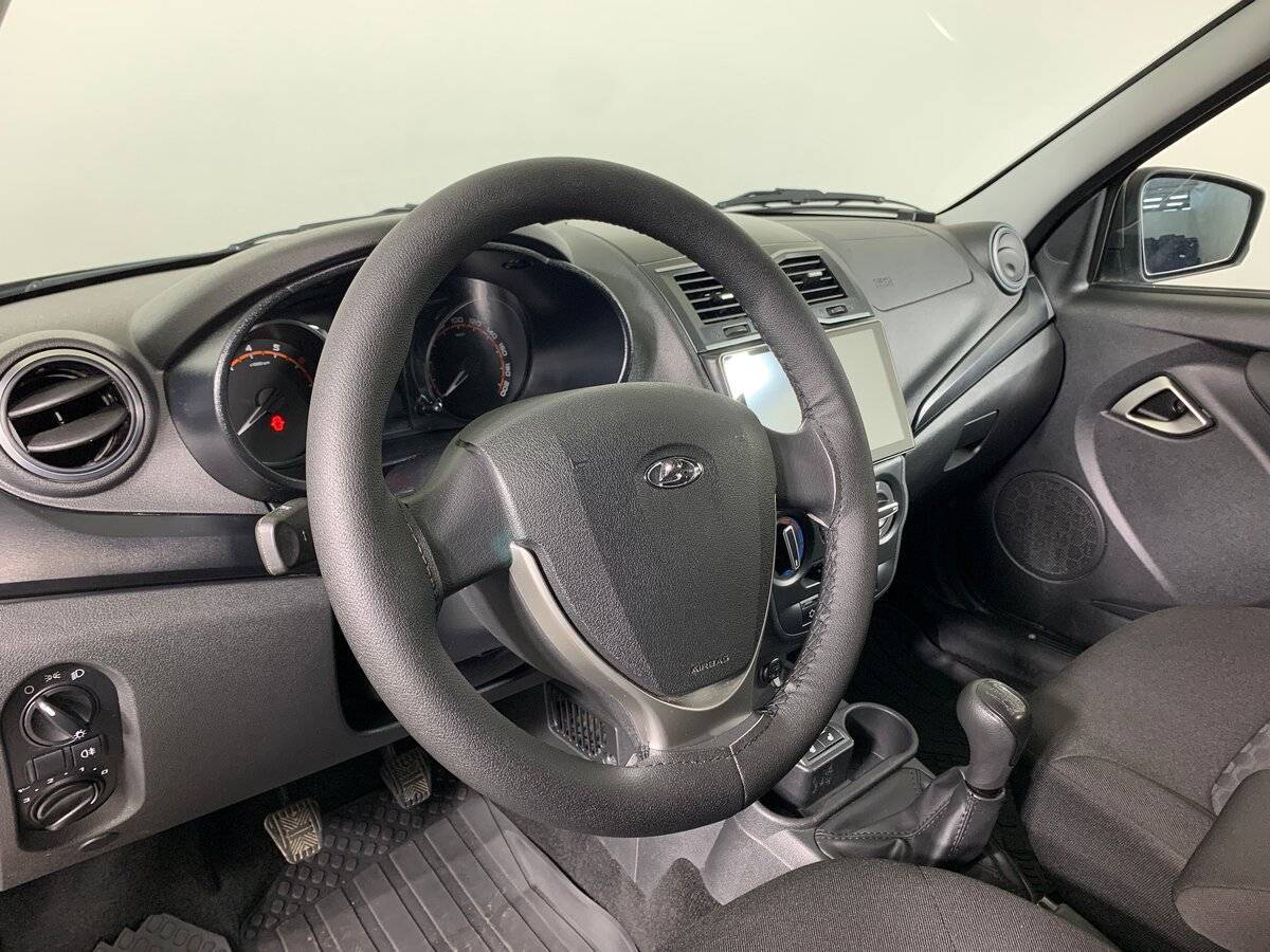 Lada (ВАЗ) Granta с пробегом — 2024 год. Фото: #10