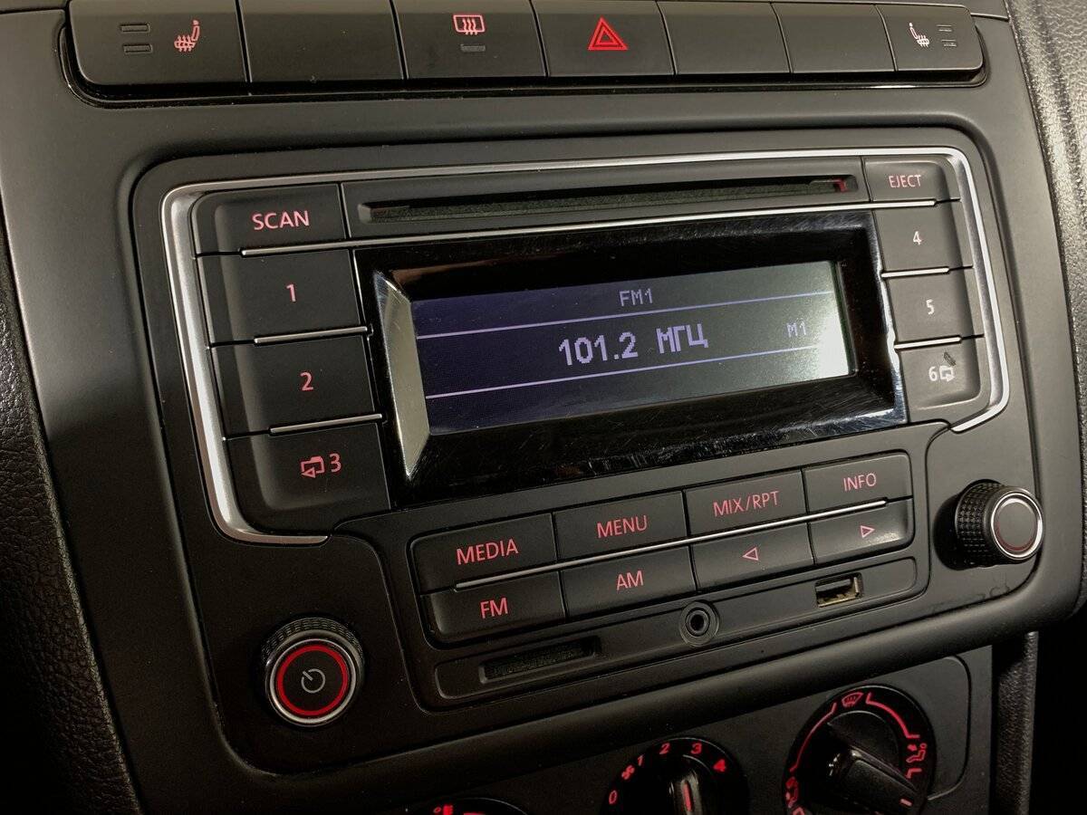 Volkswagen Polo с пробегом — 2014 год. Фото: #14