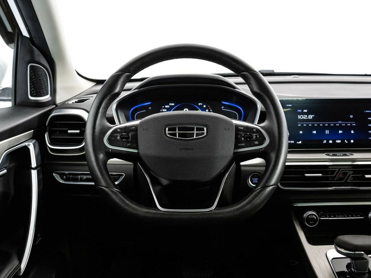 Geely Coolray с пробегом — 2023 год. Фото: #11