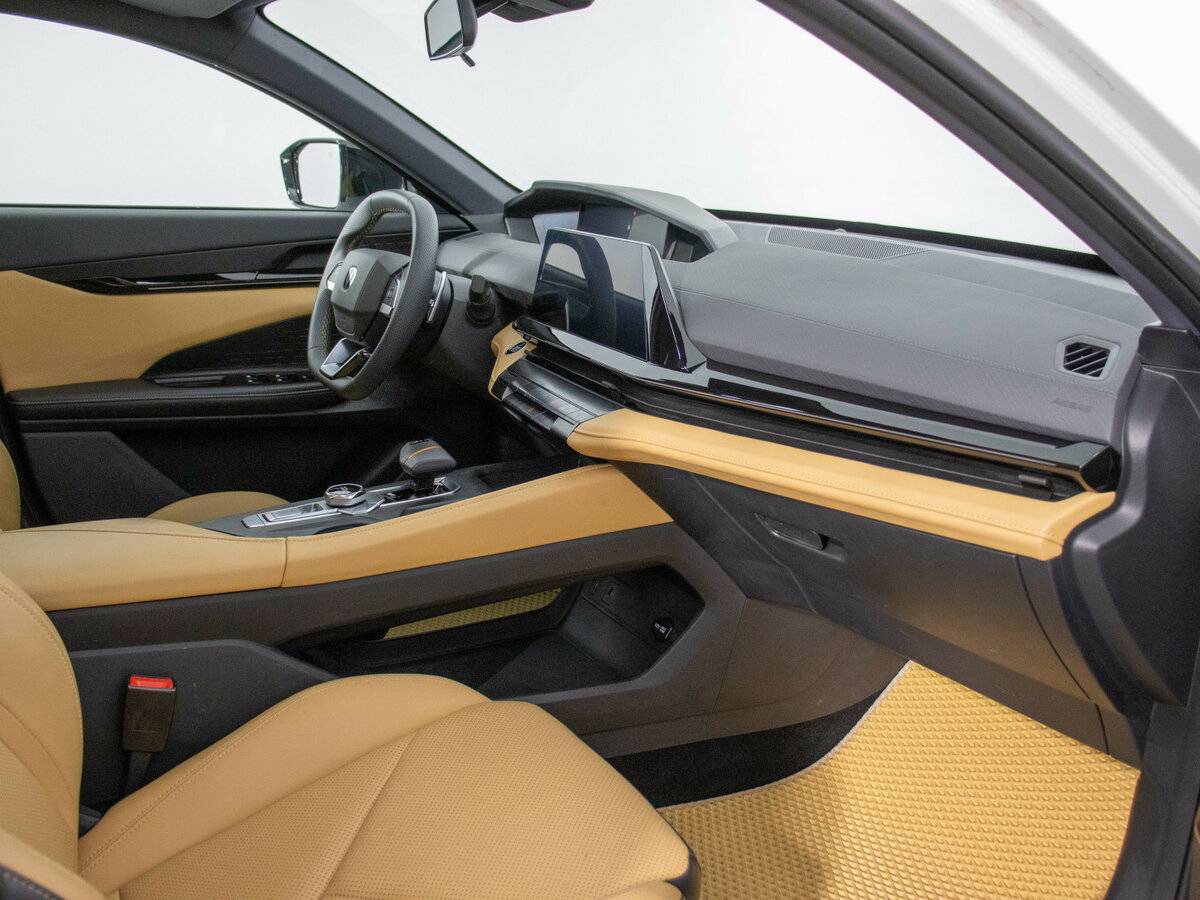 Changan UNI-V с пробегом — 2023 год. Фото: #8