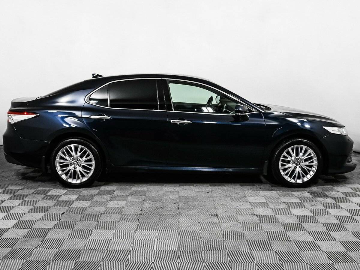 Toyota Camry с пробегом — 2019 год. Фото: #3