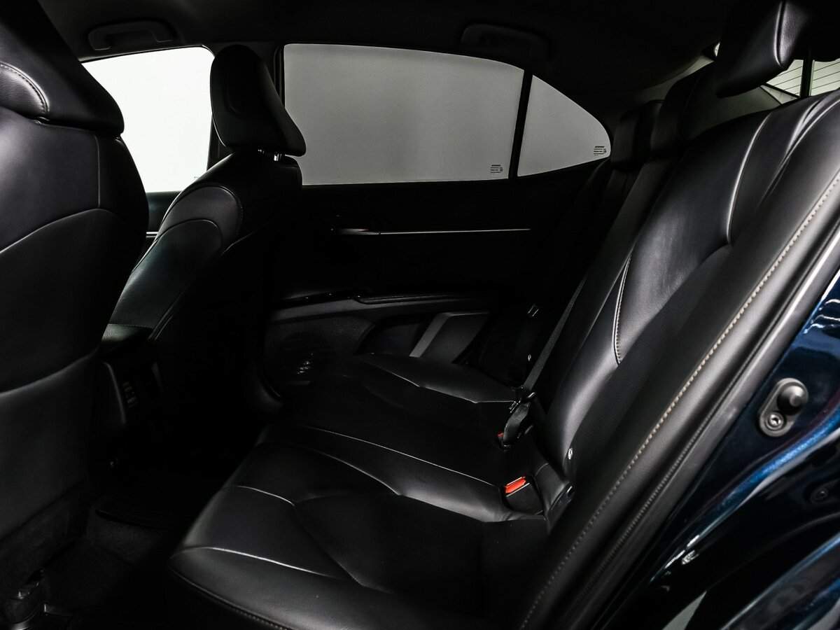 Toyota Camry с пробегом — 2019 год. Фото: #12