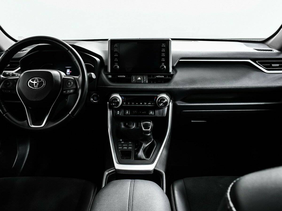 Toyota RAV4 с пробегом — 2021 год. Фото: #10