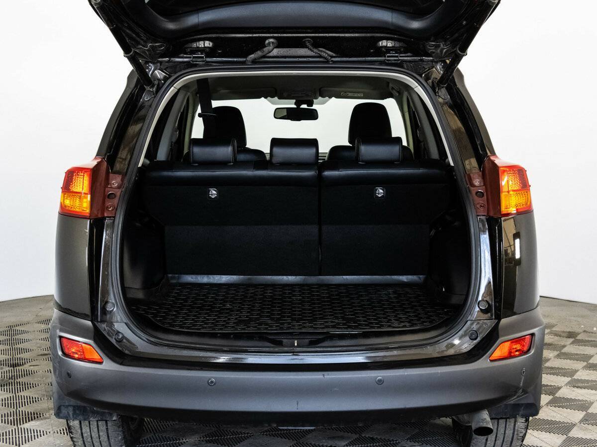 Toyota RAV4 с пробегом — 2015 год. Фото: #17