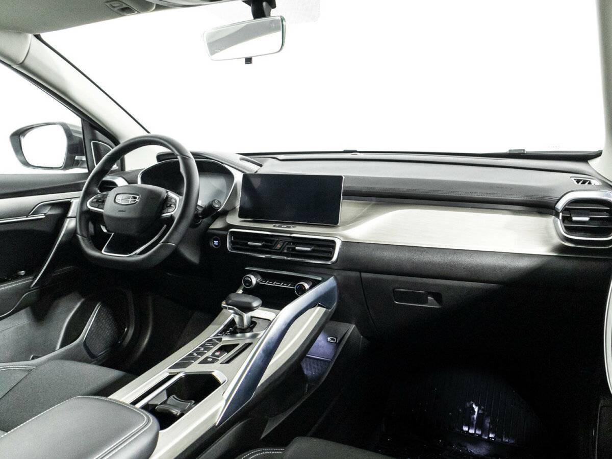 Geely Coolray с пробегом — 2023 год. Фото: #8