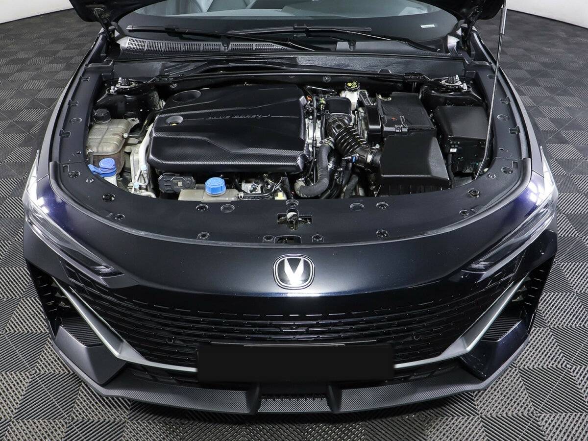 Changan UNI-V с пробегом — 2023 год. Фото: #8