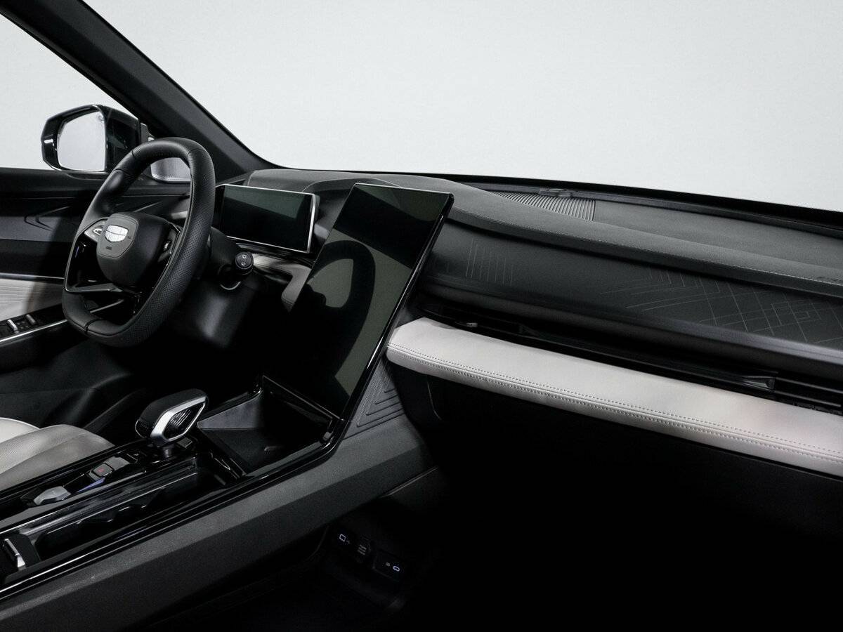 Geely Atlas с пробегом — 2023 год. Фото: #8