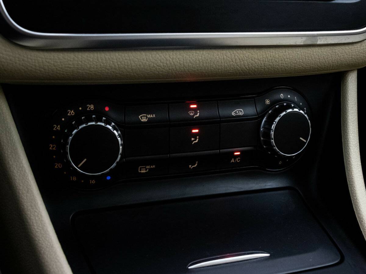 Mercedes-Benz CLA с пробегом — 2013 год. Фото: #13