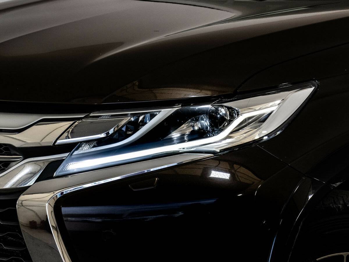 Mitsubishi Pajero Sport с пробегом — 2019 год. Фото: #1