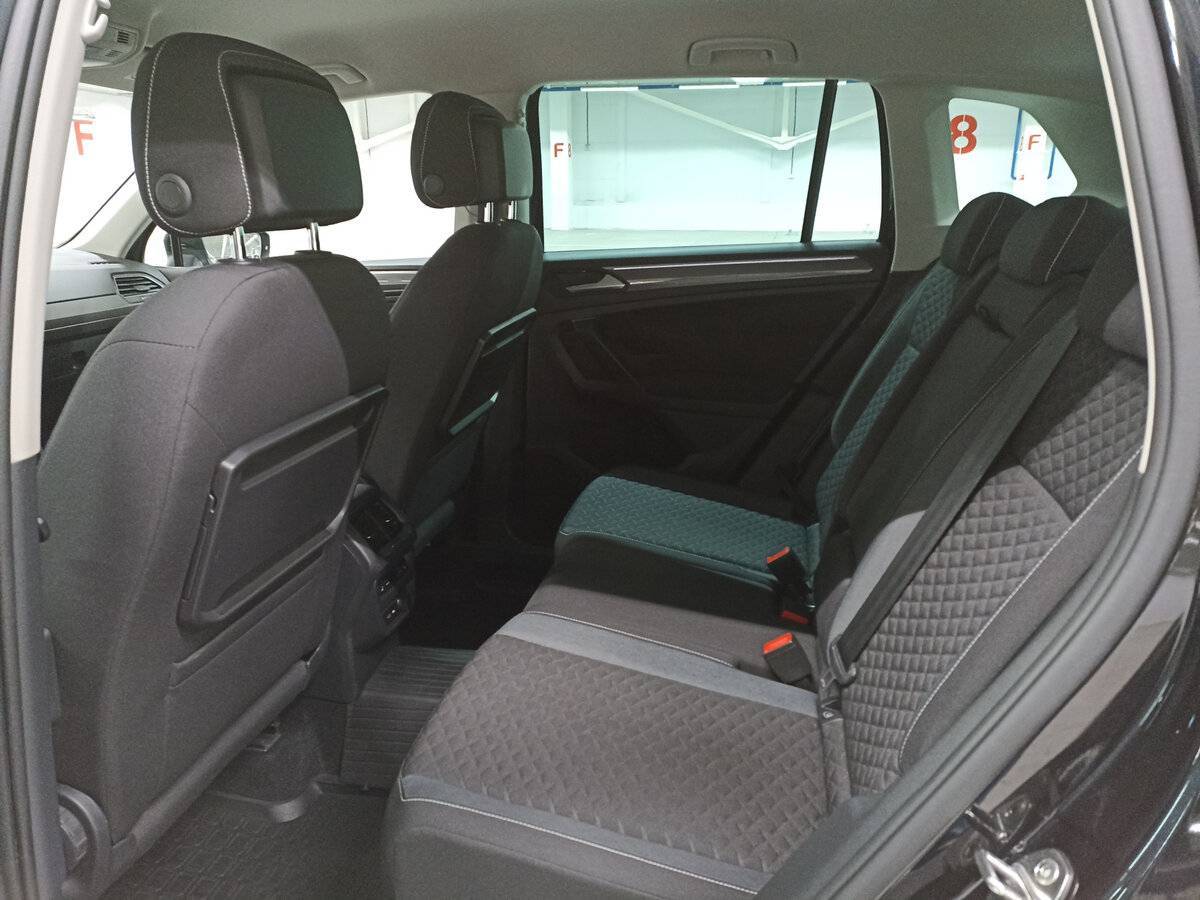 Volkswagen Tiguan с пробегом — 2018 год. Фото: #11