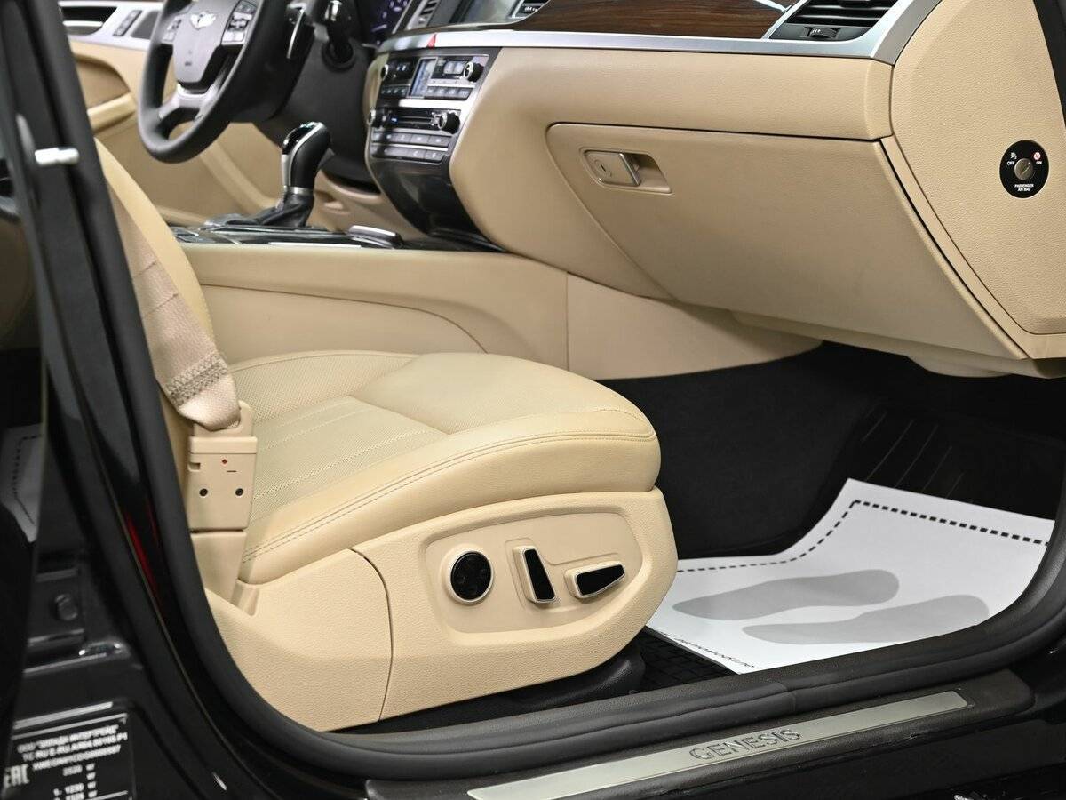Hyundai Genesis с пробегом — 2016 год. Фото: #13