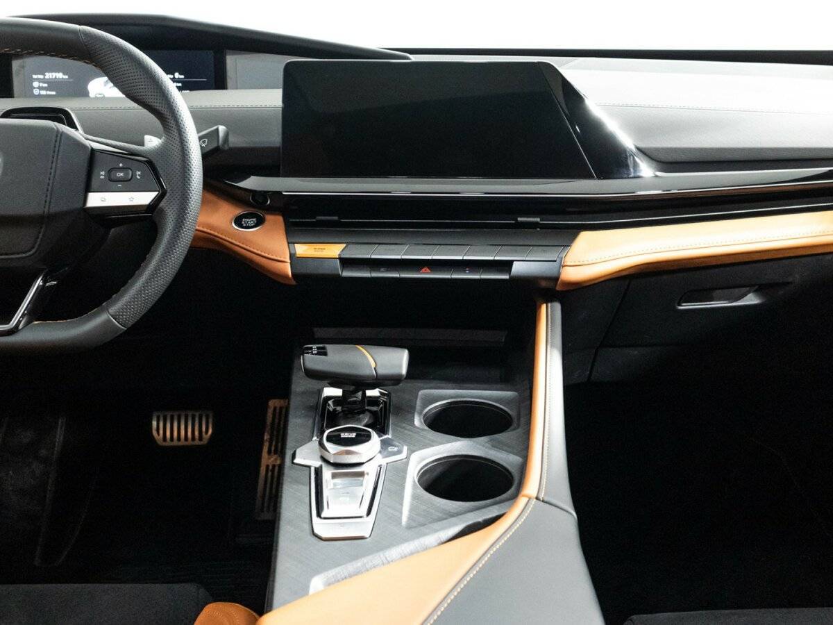 Changan UNI-V с пробегом — 2023 год. Фото: #13