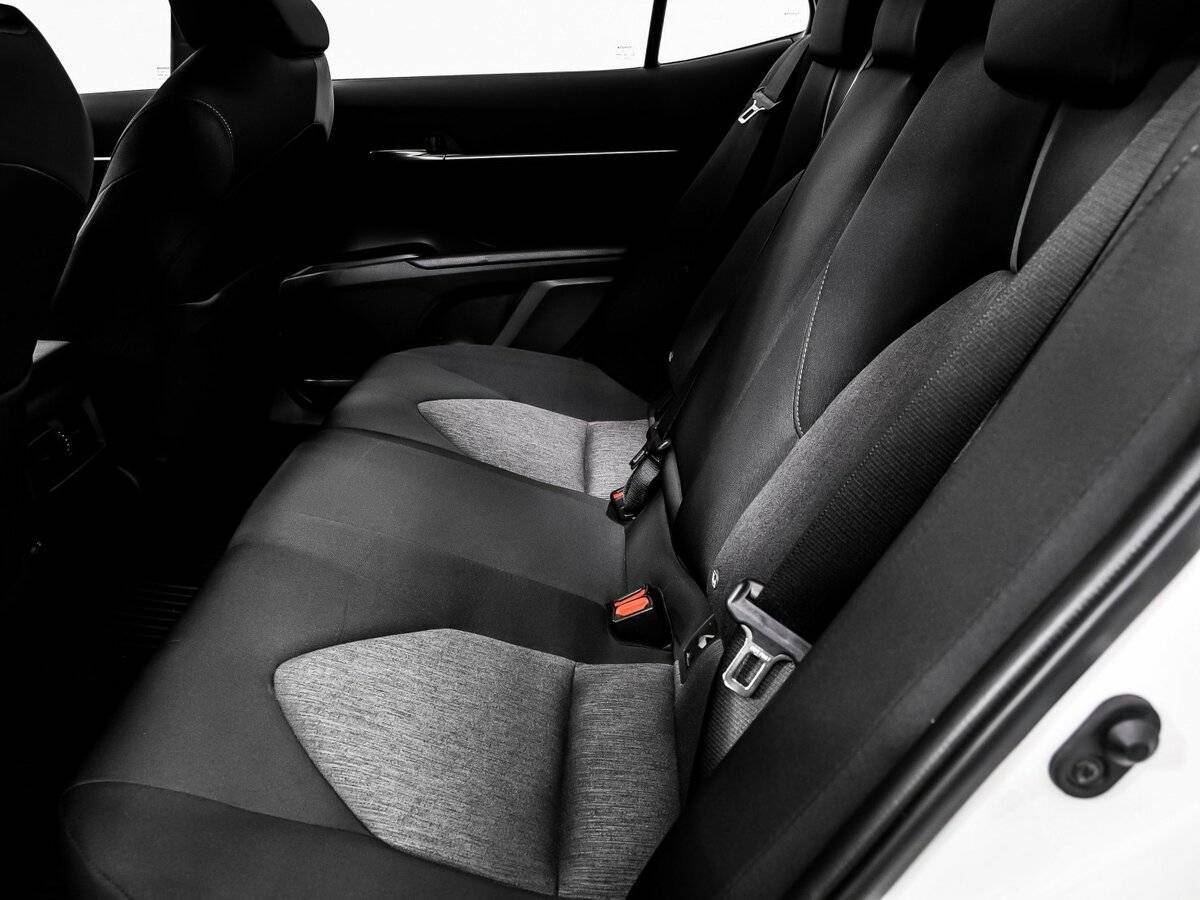 Toyota Camry с пробегом — 2021 год. Фото: #13