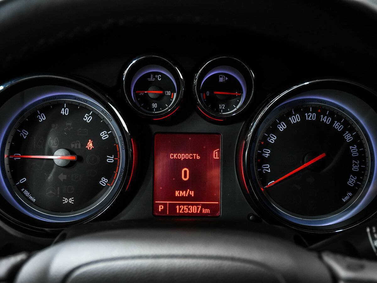 Opel Zafira с пробегом — 2013 год. Фото: #9