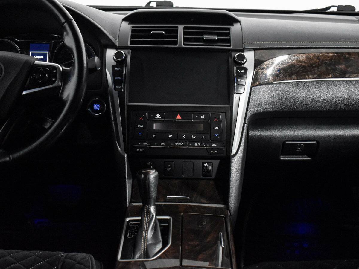 Toyota Camry с пробегом — 2018 год. Фото: #14