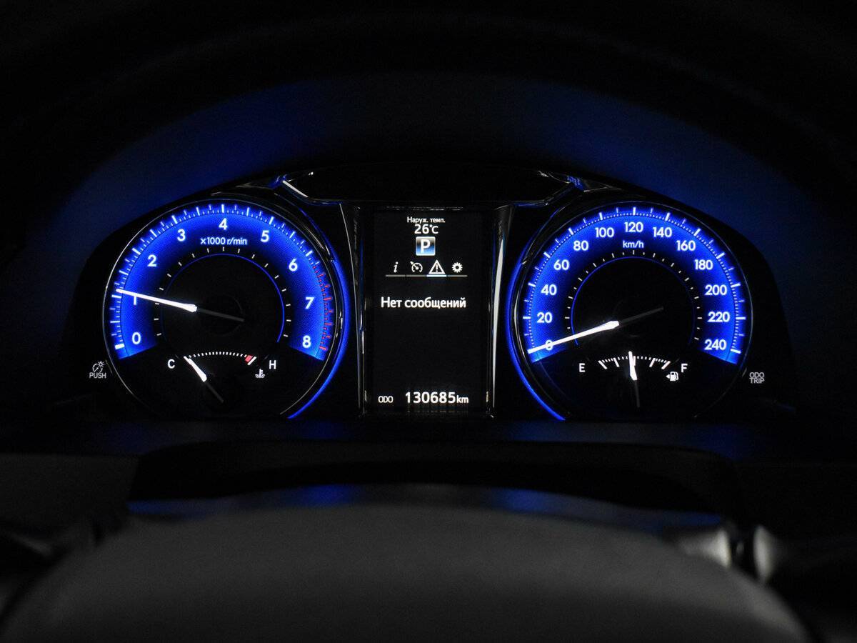 Toyota Camry с пробегом — 2018 год. Фото: #20