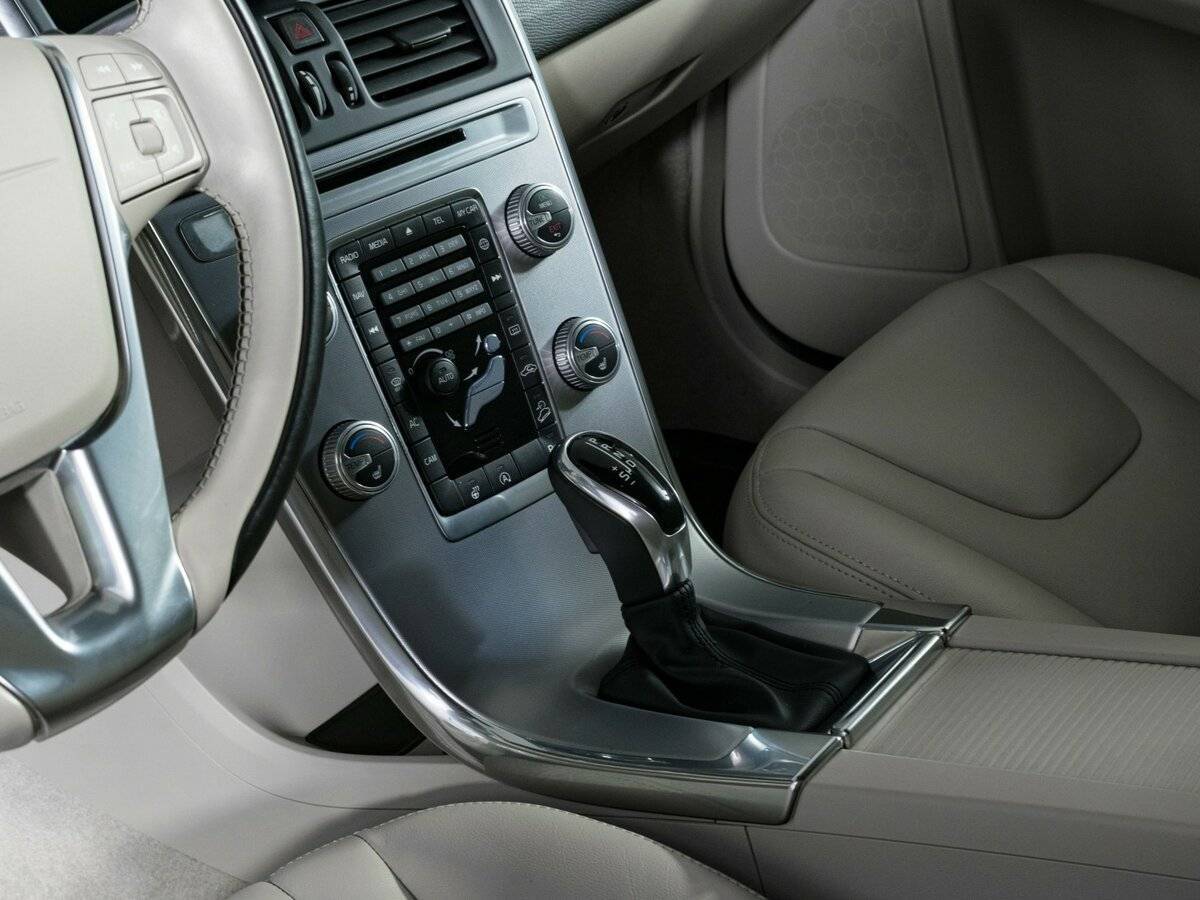 Volvo XC60 с пробегом — 2016 год. Фото: #16