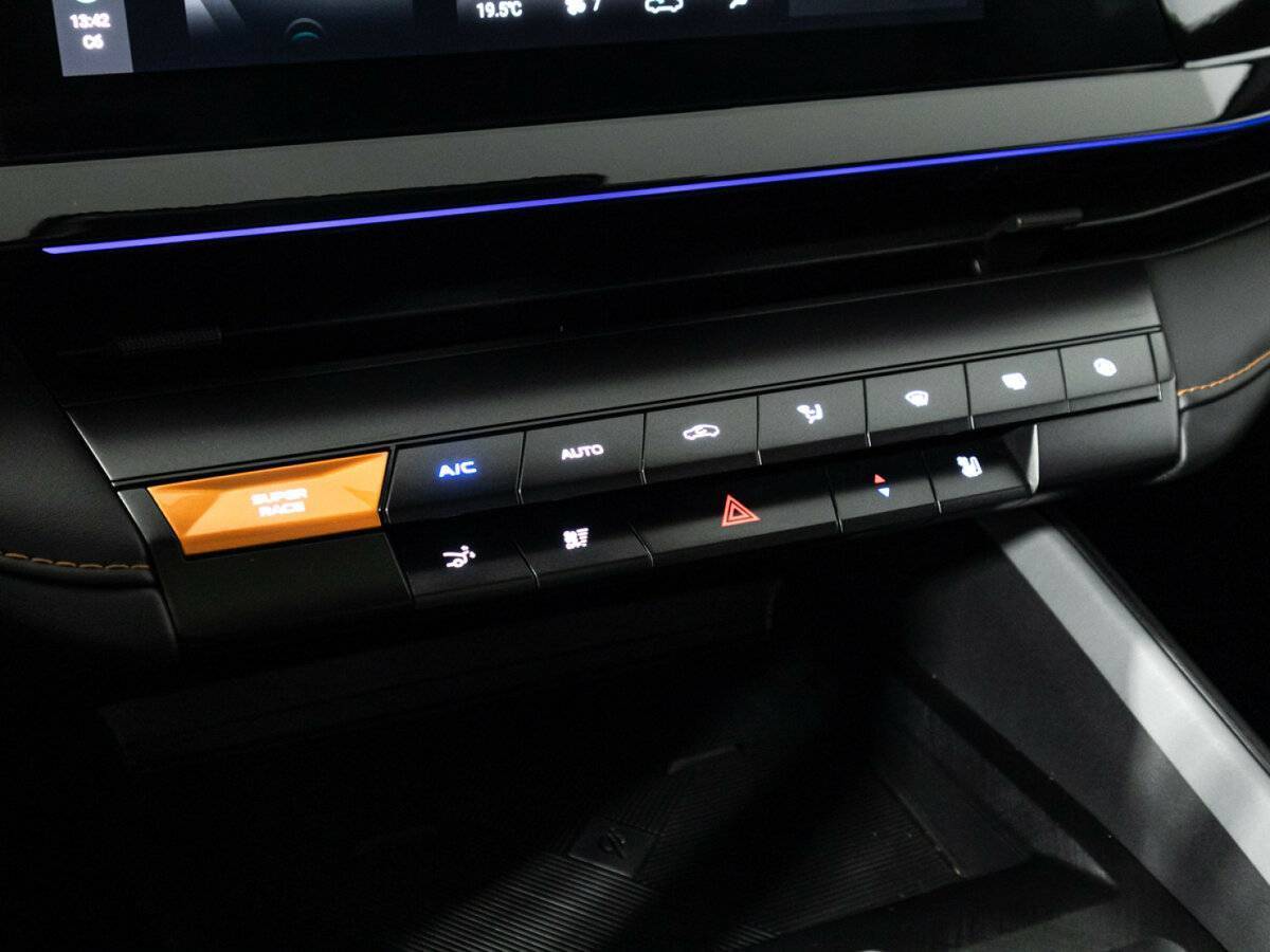 Changan UNI-V с пробегом — 2023 год. Фото: #21