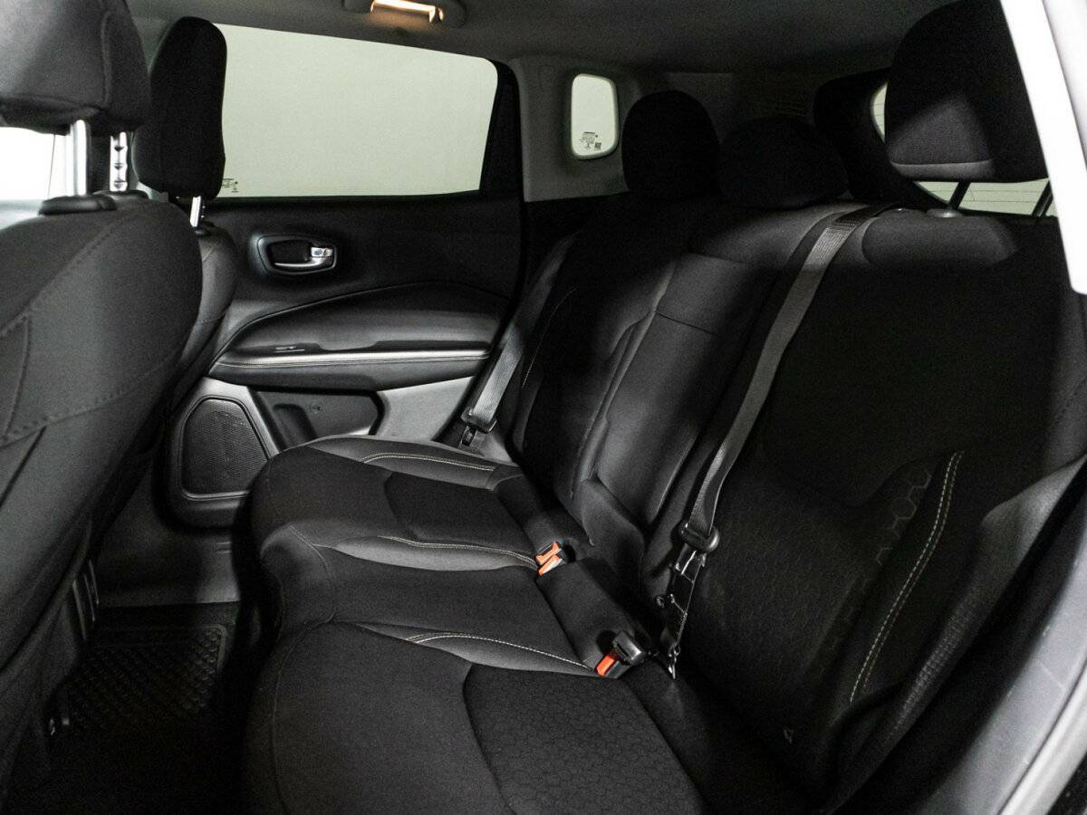 Jeep Compass с пробегом — 2018 год. Фото: #9