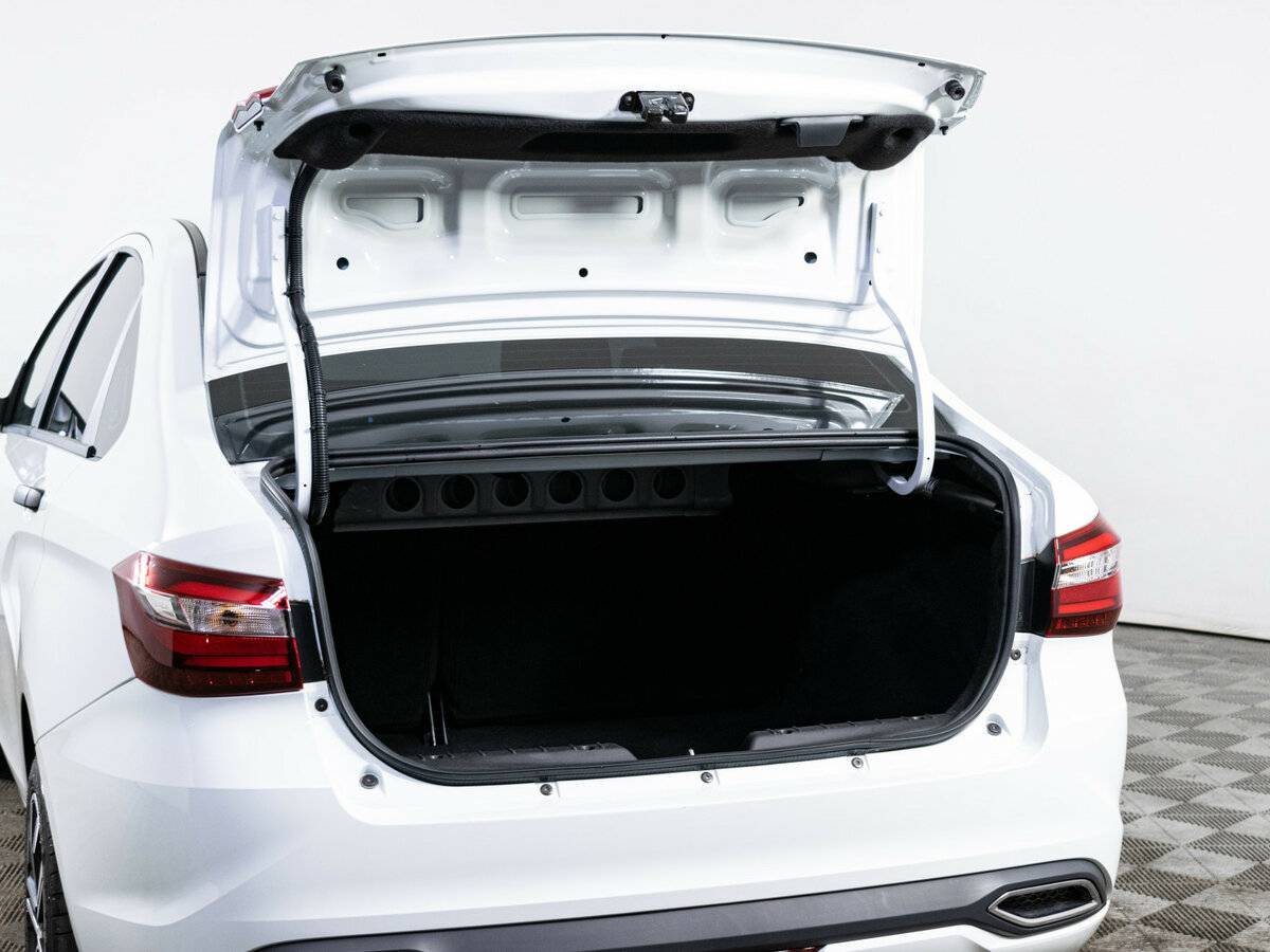 Lada (ВАЗ) Vesta с пробегом — 2024 год. Фото: #6