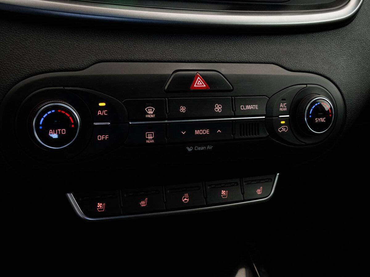 Kia Sorento с пробегом — 2015 год. Фото: #14