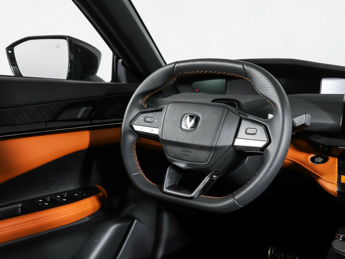 Changan UNI-V с пробегом — 2023 год. Фото: #9