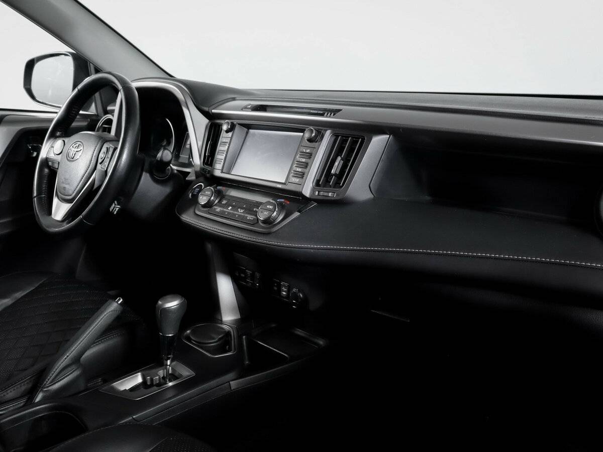 Toyota RAV4 с пробегом — 2019 год. Фото: #8