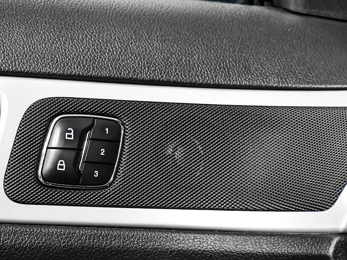 Ford Explorer с пробегом — 2013 год. Фото: #15