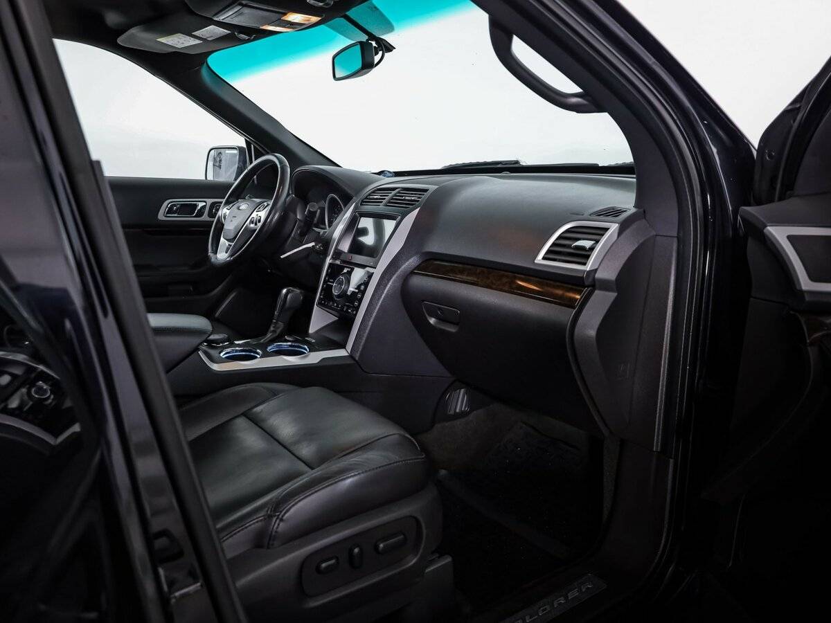 Ford Explorer с пробегом — 2013 год. Фото: #23