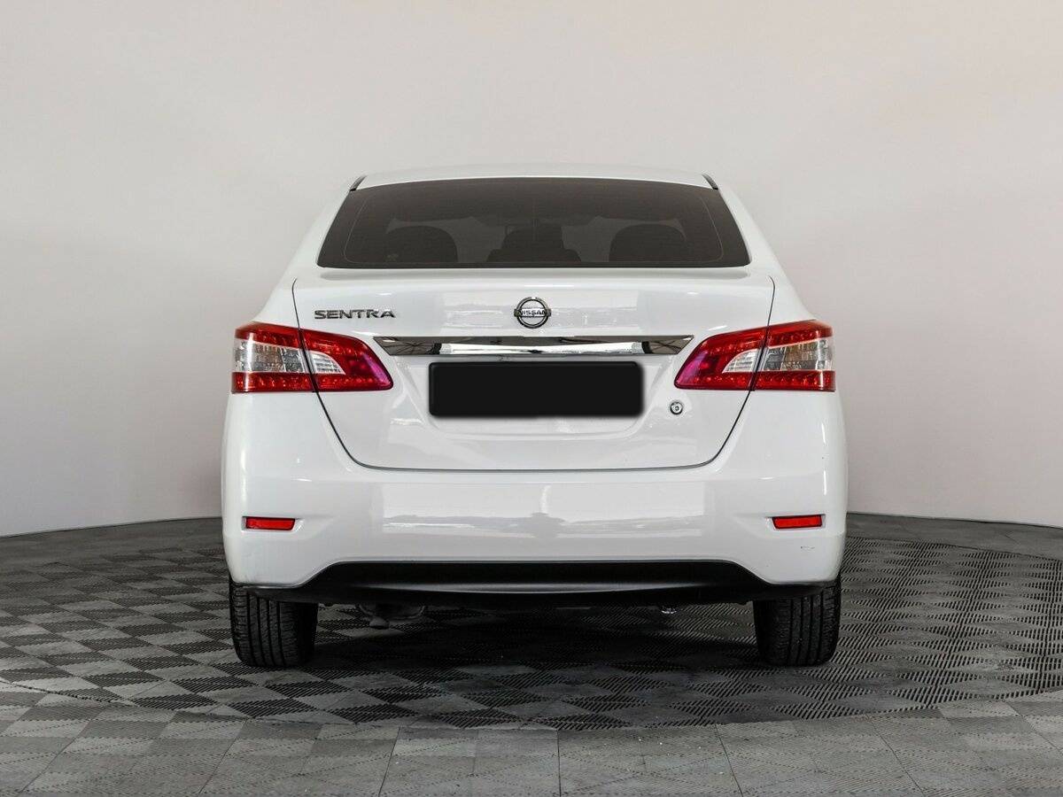 Nissan Sentra с пробегом — 2015 год. Фото: #4