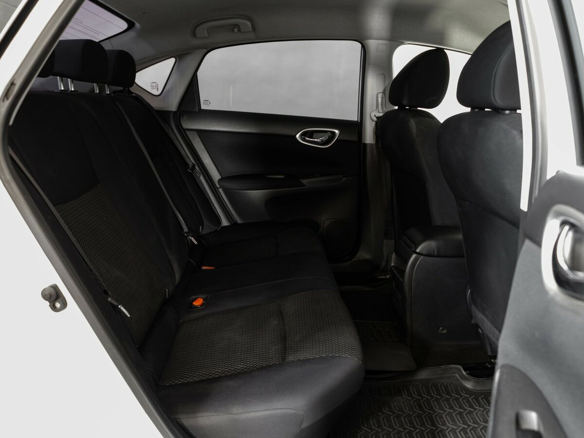 Nissan Sentra с пробегом — 2015 год. Фото: #12