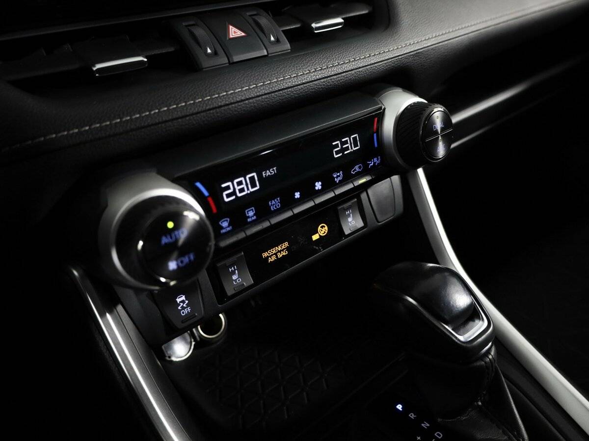 Toyota RAV4 с пробегом — 2019 год. Фото: #19