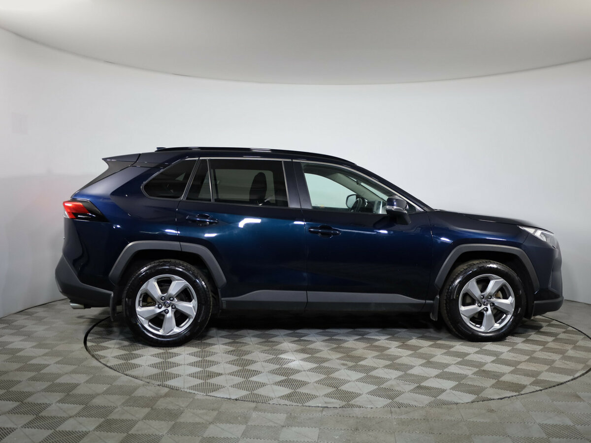 Toyota RAV4 с пробегом — 2019 год. Фото: #3