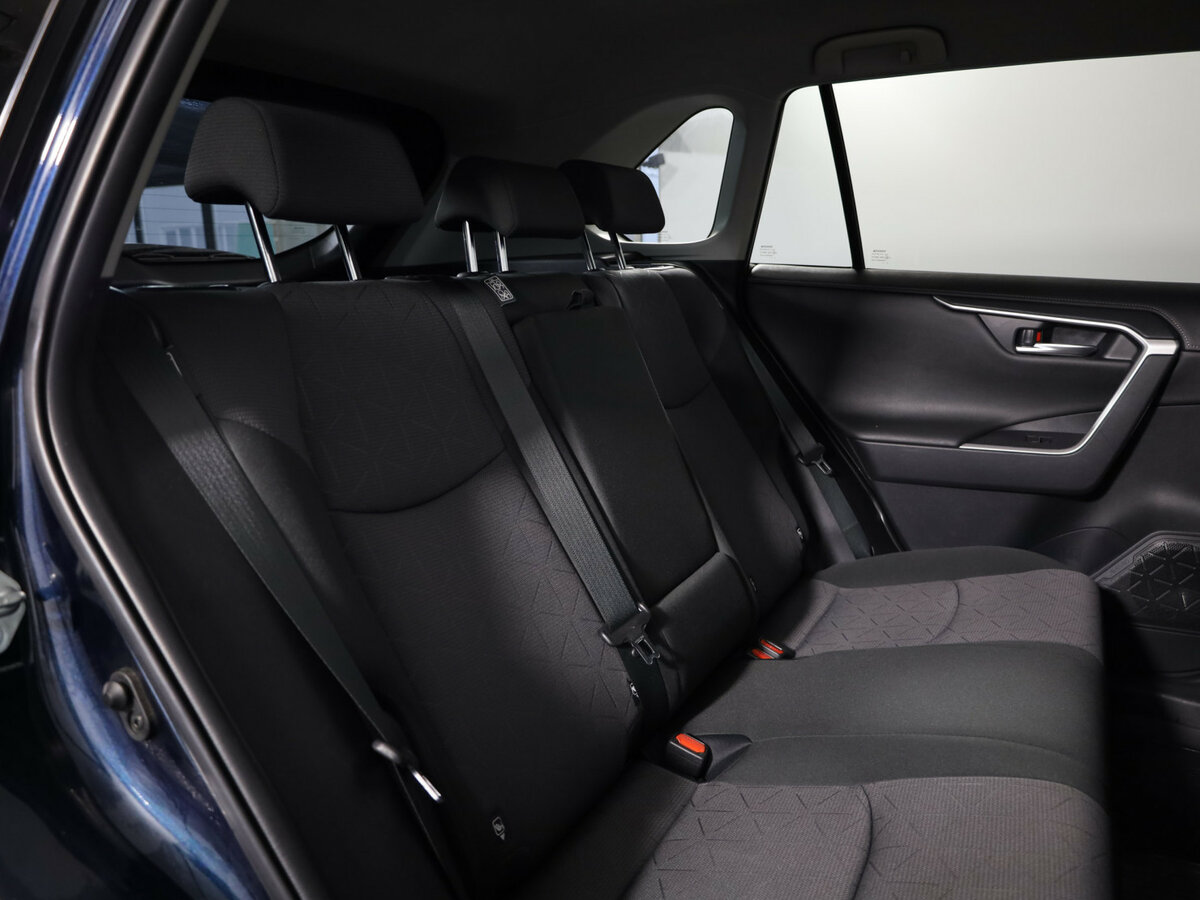 Toyota RAV4 с пробегом — 2019 год. Фото: #12