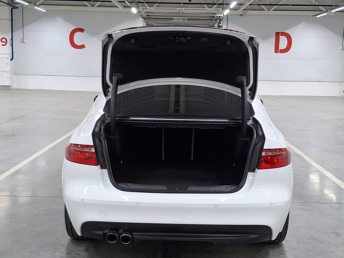 Jaguar XF с пробегом — 2016 год. Фото: #9