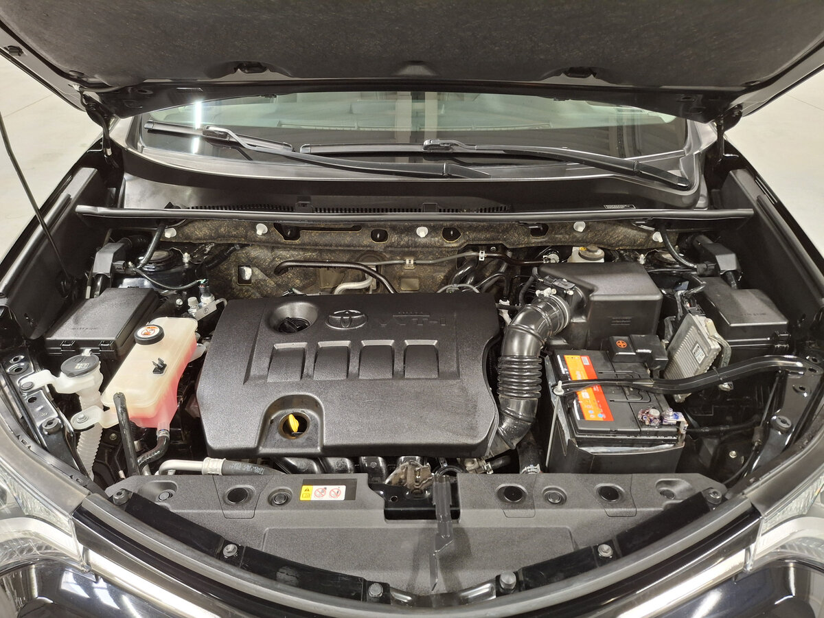 Toyota RAV4 с пробегом — 2019 год. Фото: #8