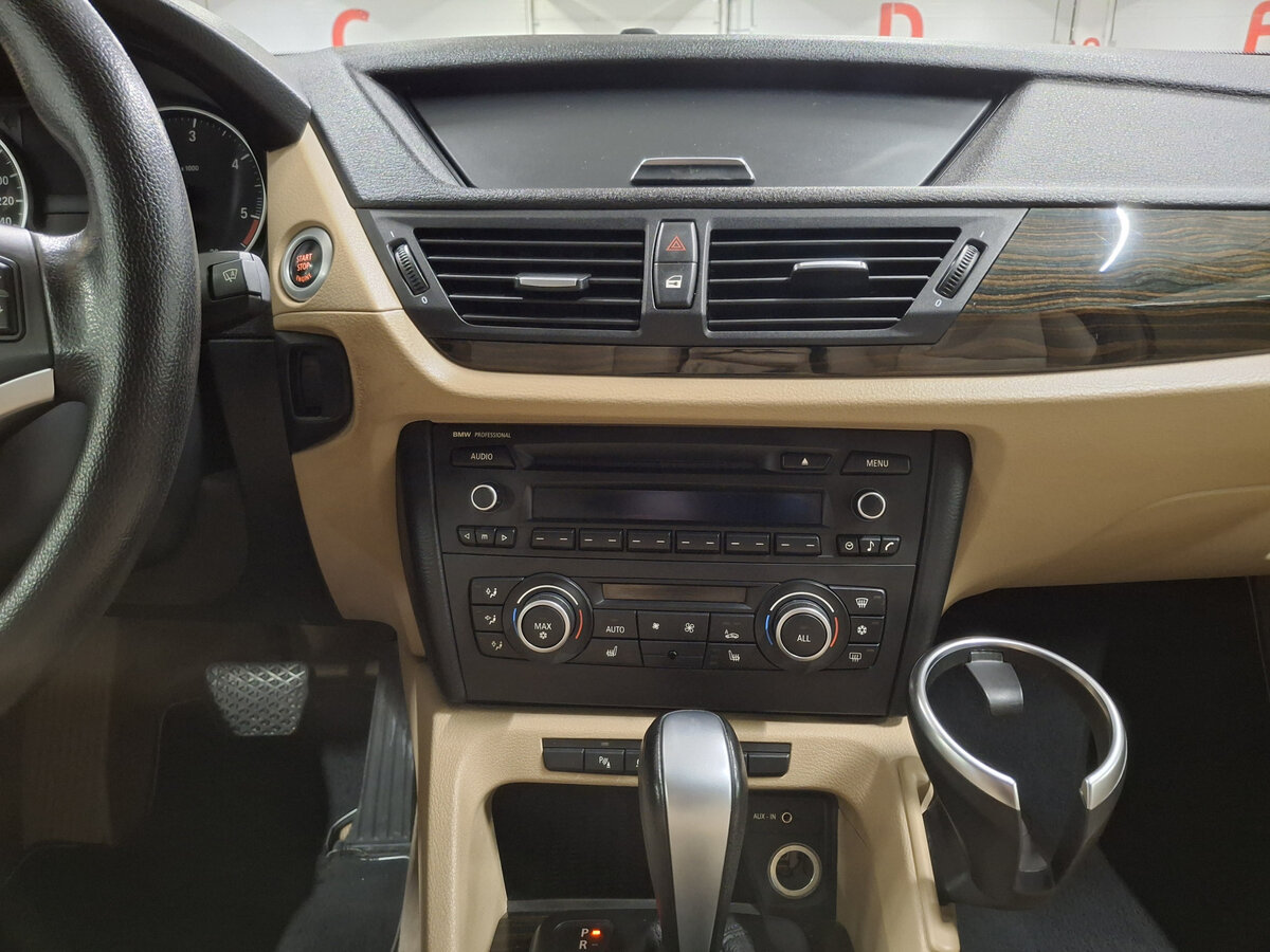 BMW X1 с пробегом — 2012 год. Фото: #14