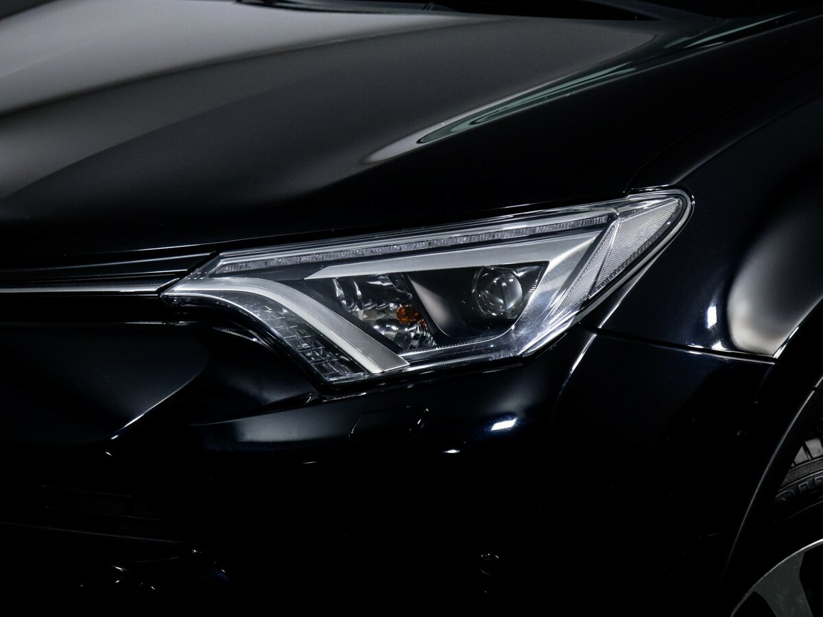 Toyota RAV4 с пробегом — 2018 год. Фото: #15