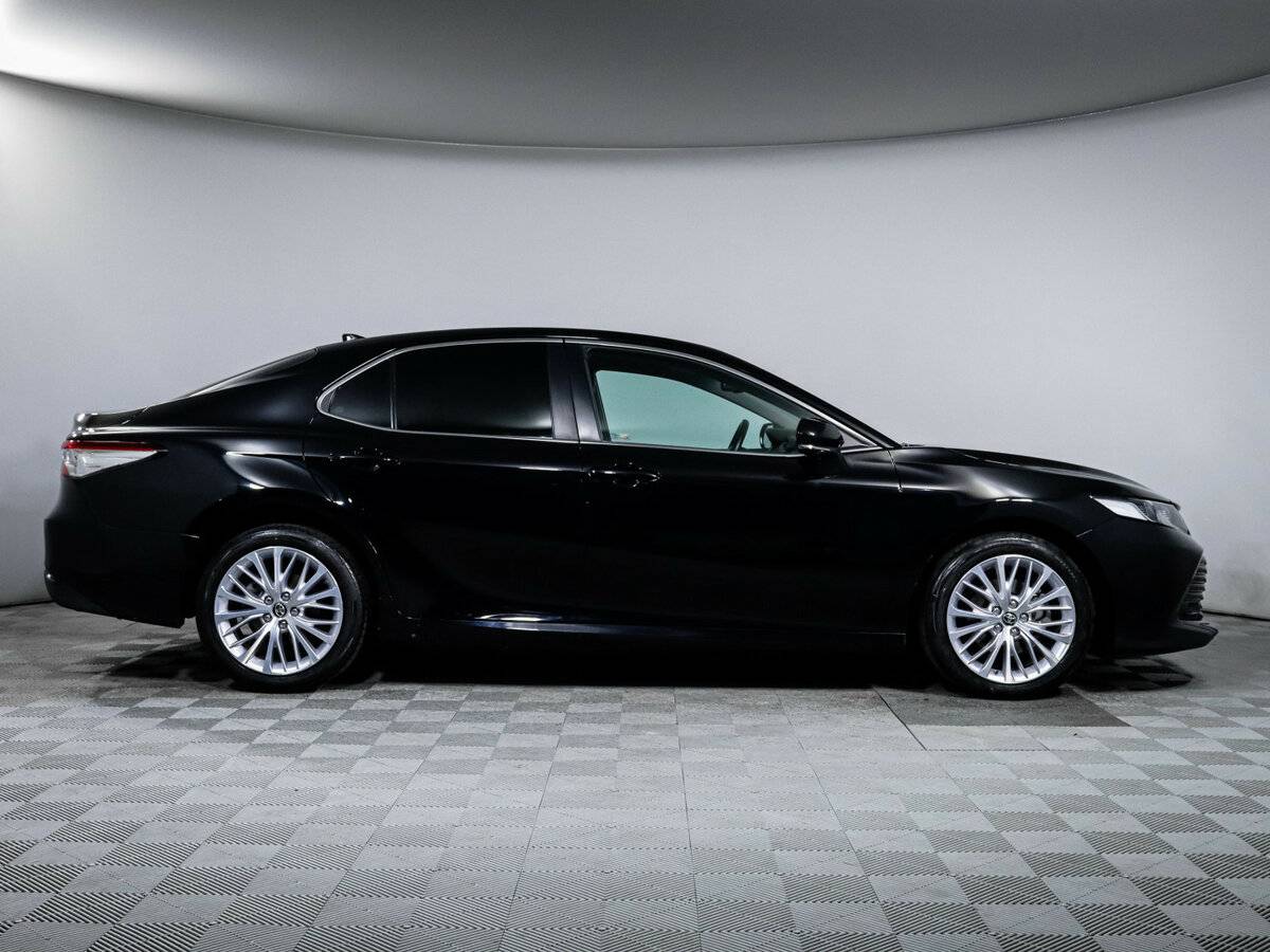 Toyota Camry с пробегом — 2019 год. Фото: #3