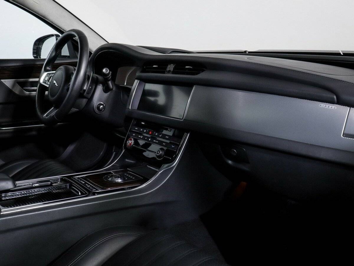 Jaguar XF с пробегом — 2018 год. Фото: #6