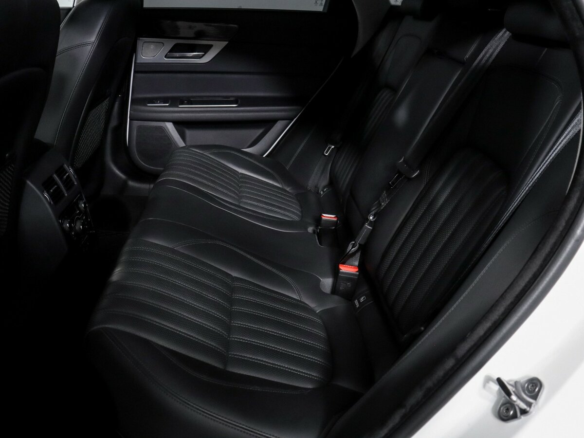Jaguar XF с пробегом — 2018 год. Фото: #7