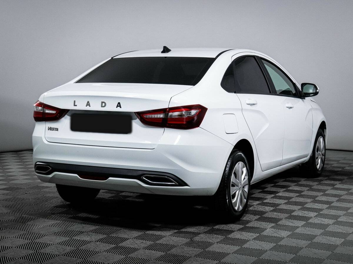 Lada (ВАЗ) Vesta с пробегом — 2023 год. Фото: #3
