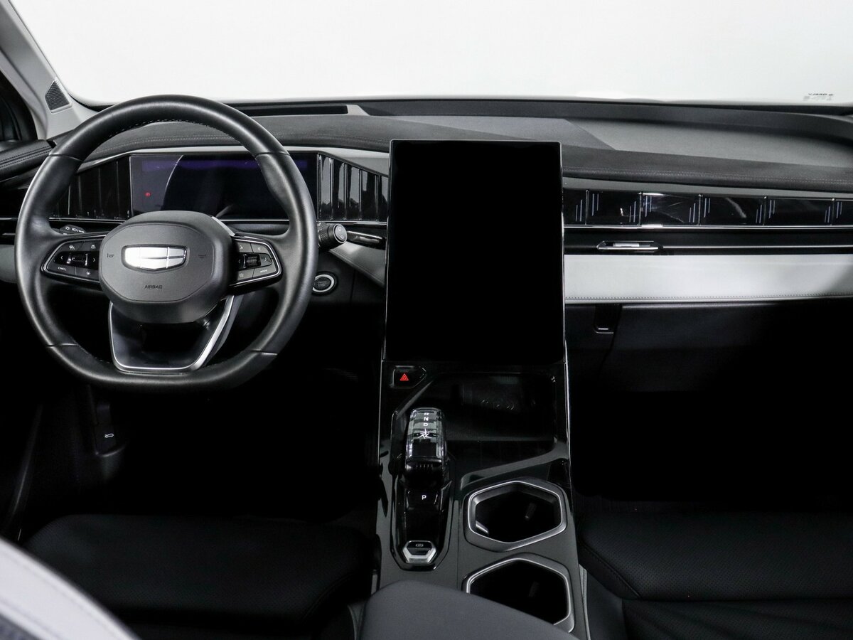 Geely Atlas с пробегом — 2024 год. Фото: #9