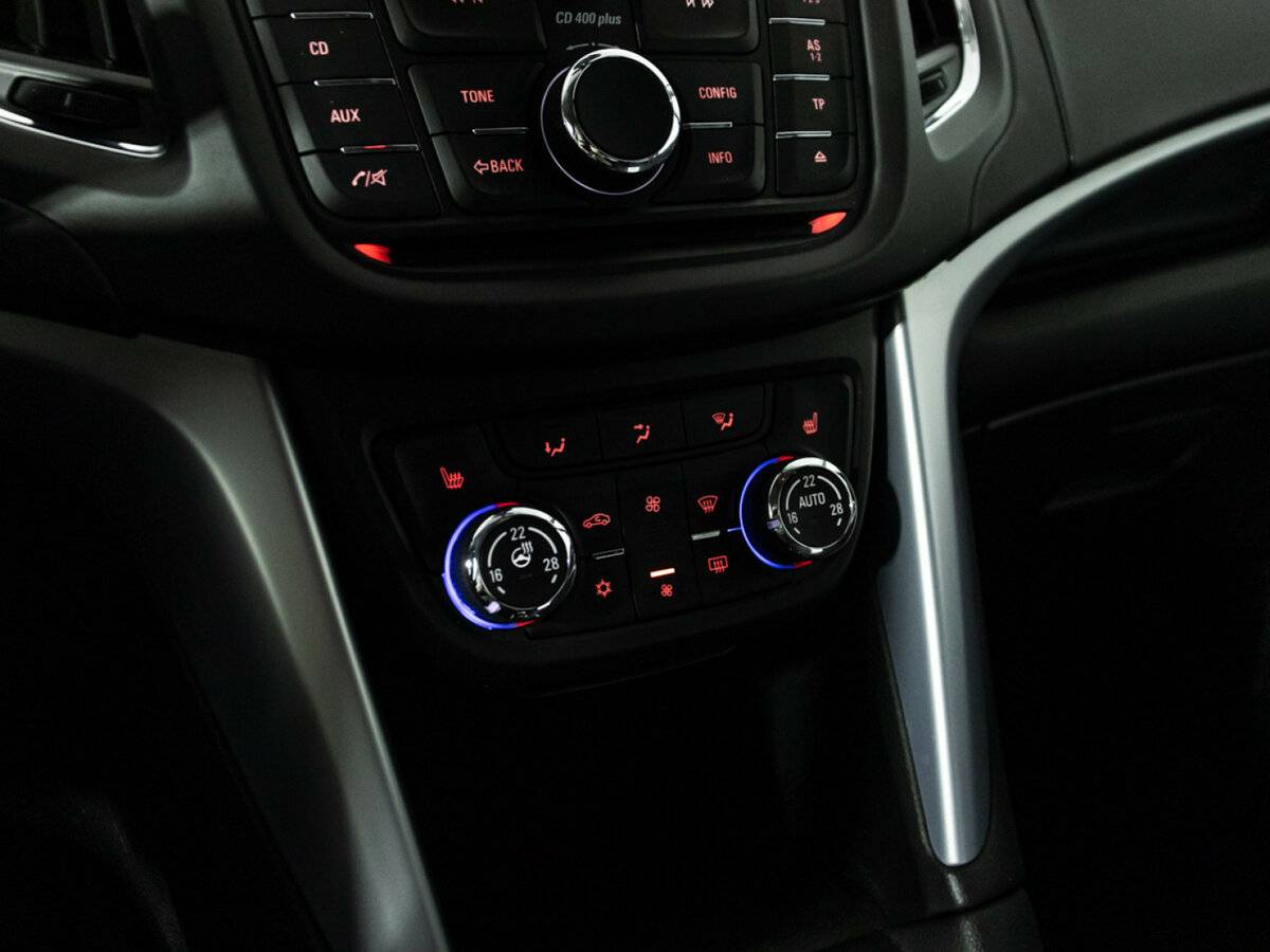 Opel Zafira с пробегом — 2013 год. Фото: #14