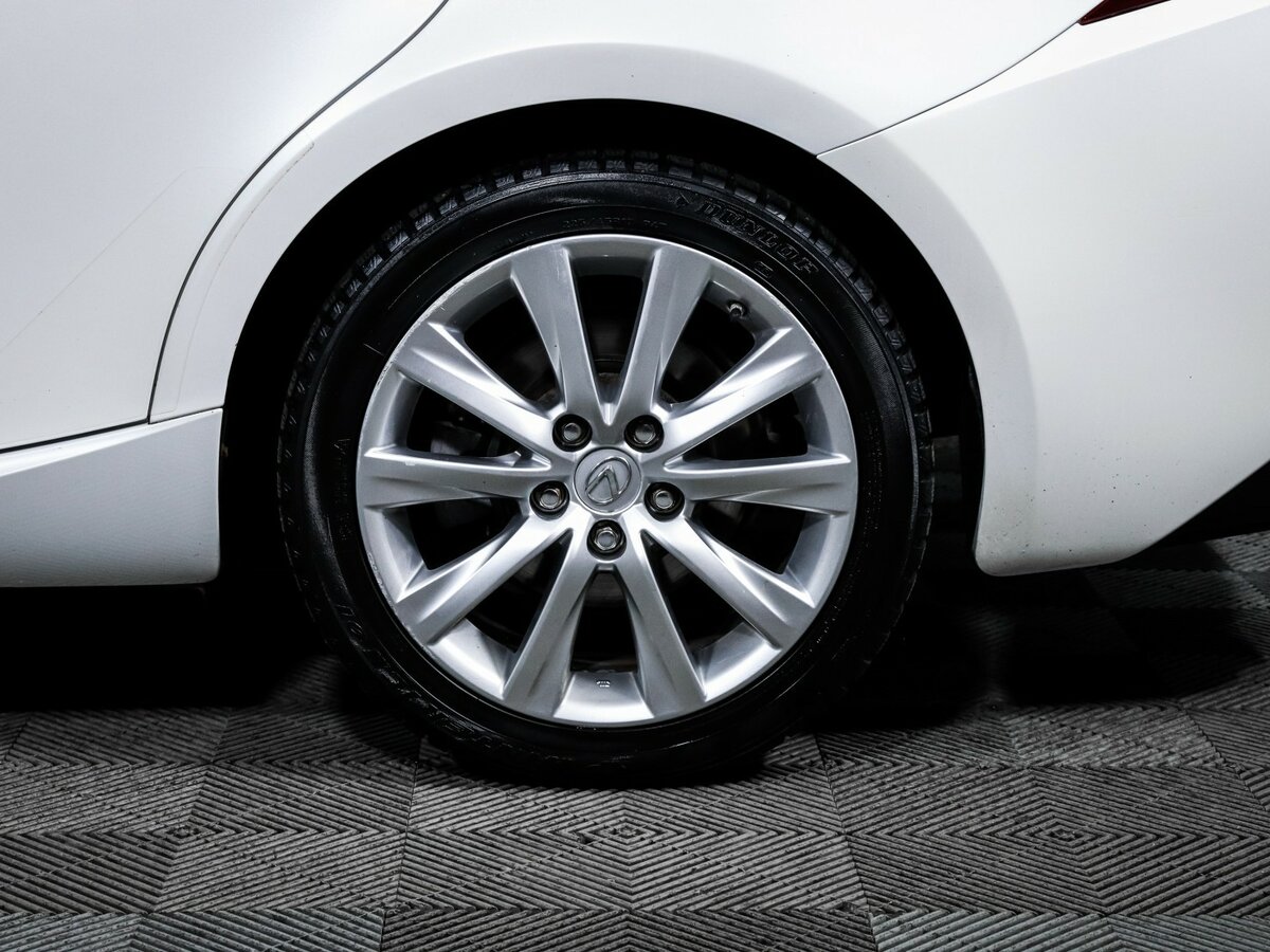 Lexus IS с пробегом — 2013 год. Фото: #12