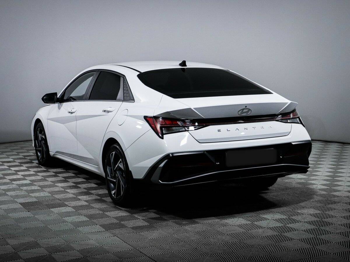 Hyundai Elantra с пробегом — 2024 год. Фото: #5